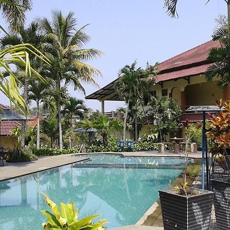 Aries Biru Resort Cisarua Extérieur photo
